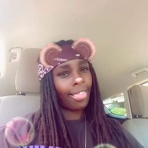 Meet your Posher, Denisha